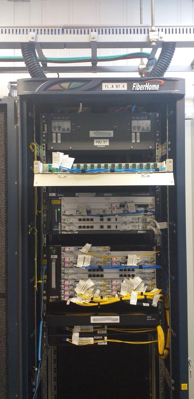 FiberHome — implantação, acabamento e comissionamento.
